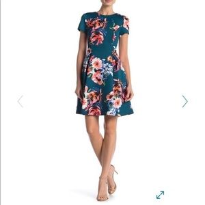 Vince Camuto Fit and flare floral scuba dress